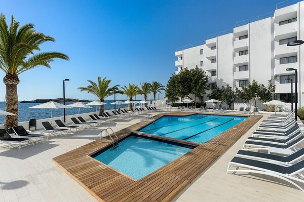 Holidays at Playa Sol II Apartments in Playa d'en Bossa, Ibiza