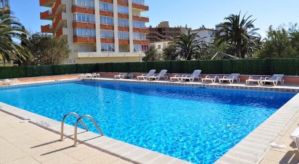 Holidays at Nautilus Hotel in Roses, Costa Brava