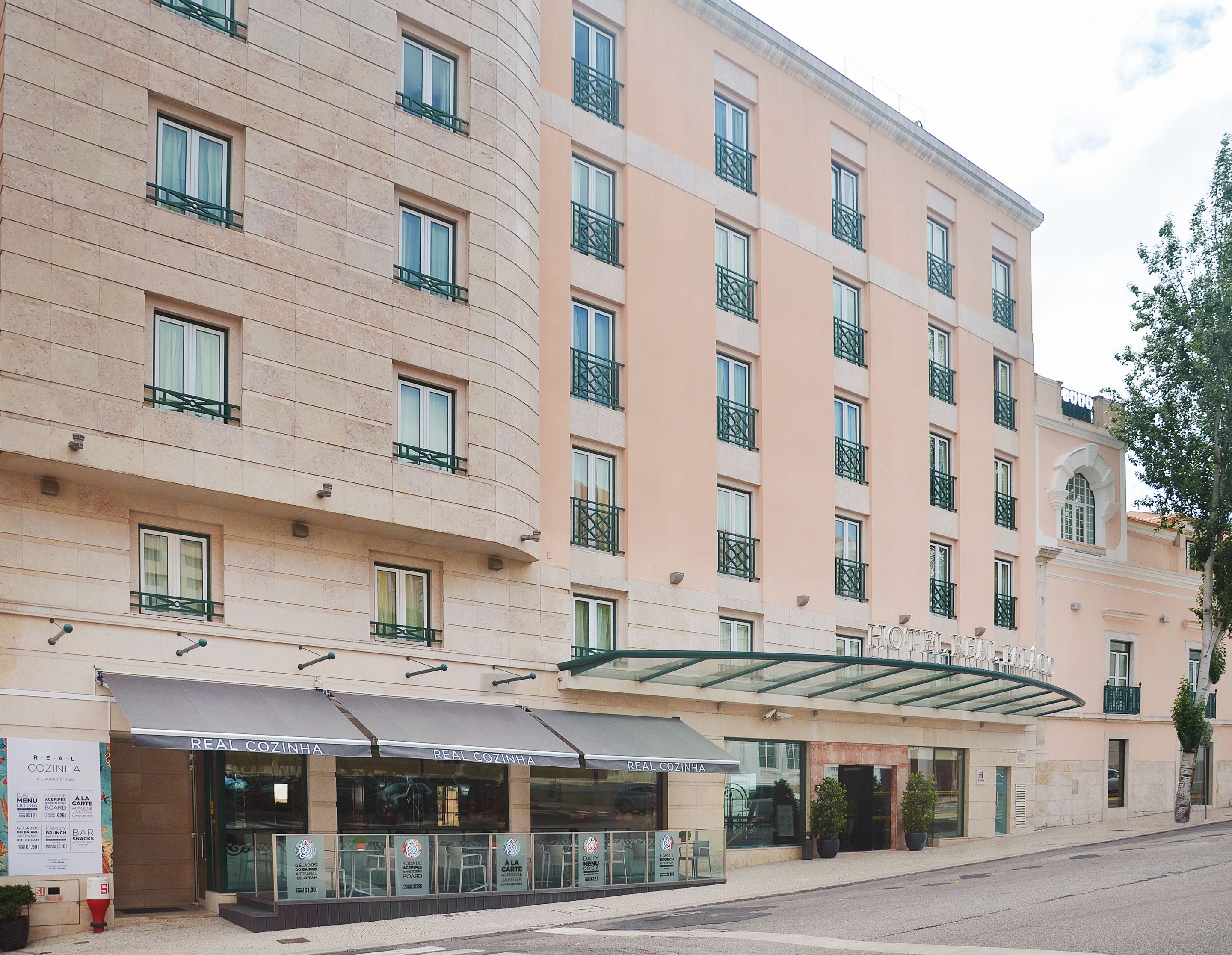 Holidays at Real Palacio Hotel in Lisbon, Portugal