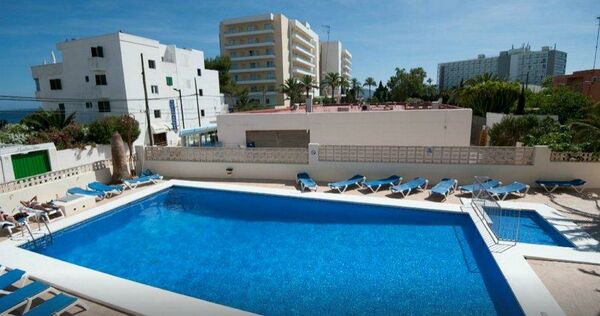 Holidays at Poseidon II Apartments in Playa d'en Bossa, Ibiza