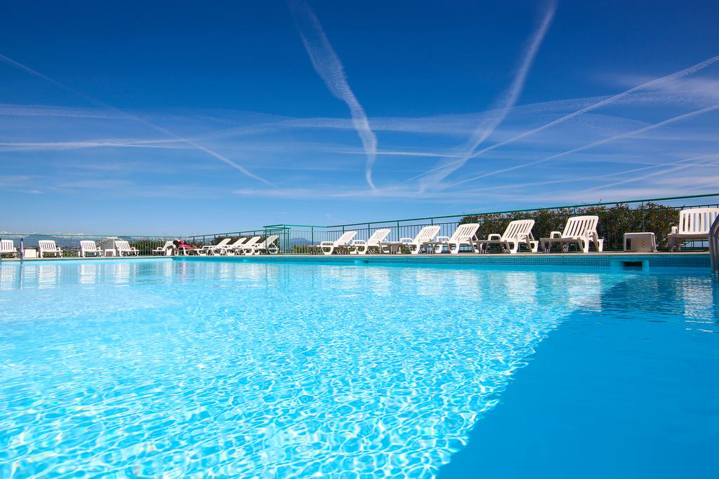 Holidays at InterHotel Residence Sea Side Park in Villeneuve Loubet, Nice