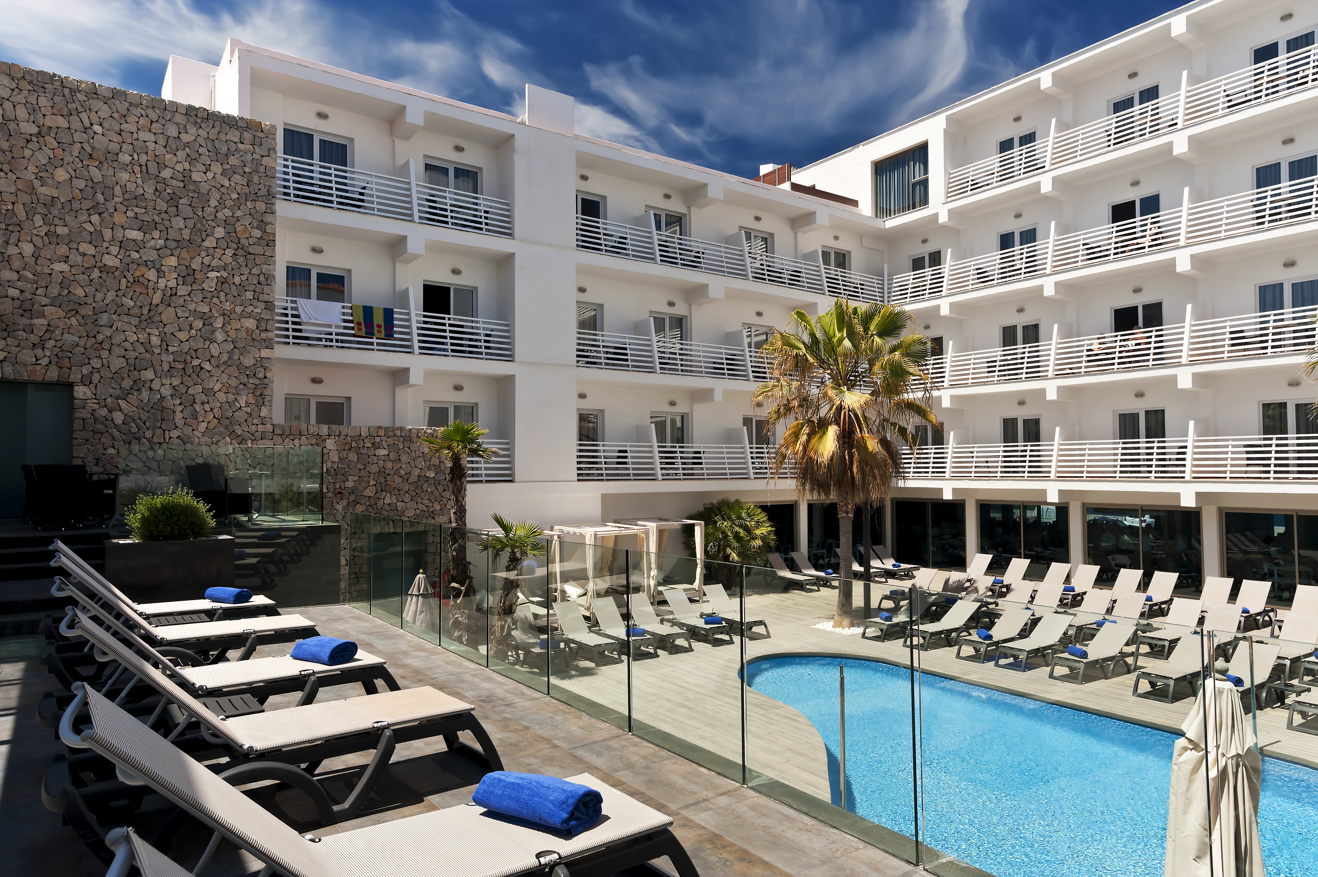 Holidays at Barcelo Hamilton Hotel in Es Castell, Menorca