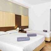 White Olive Premium Hotel Picture 4