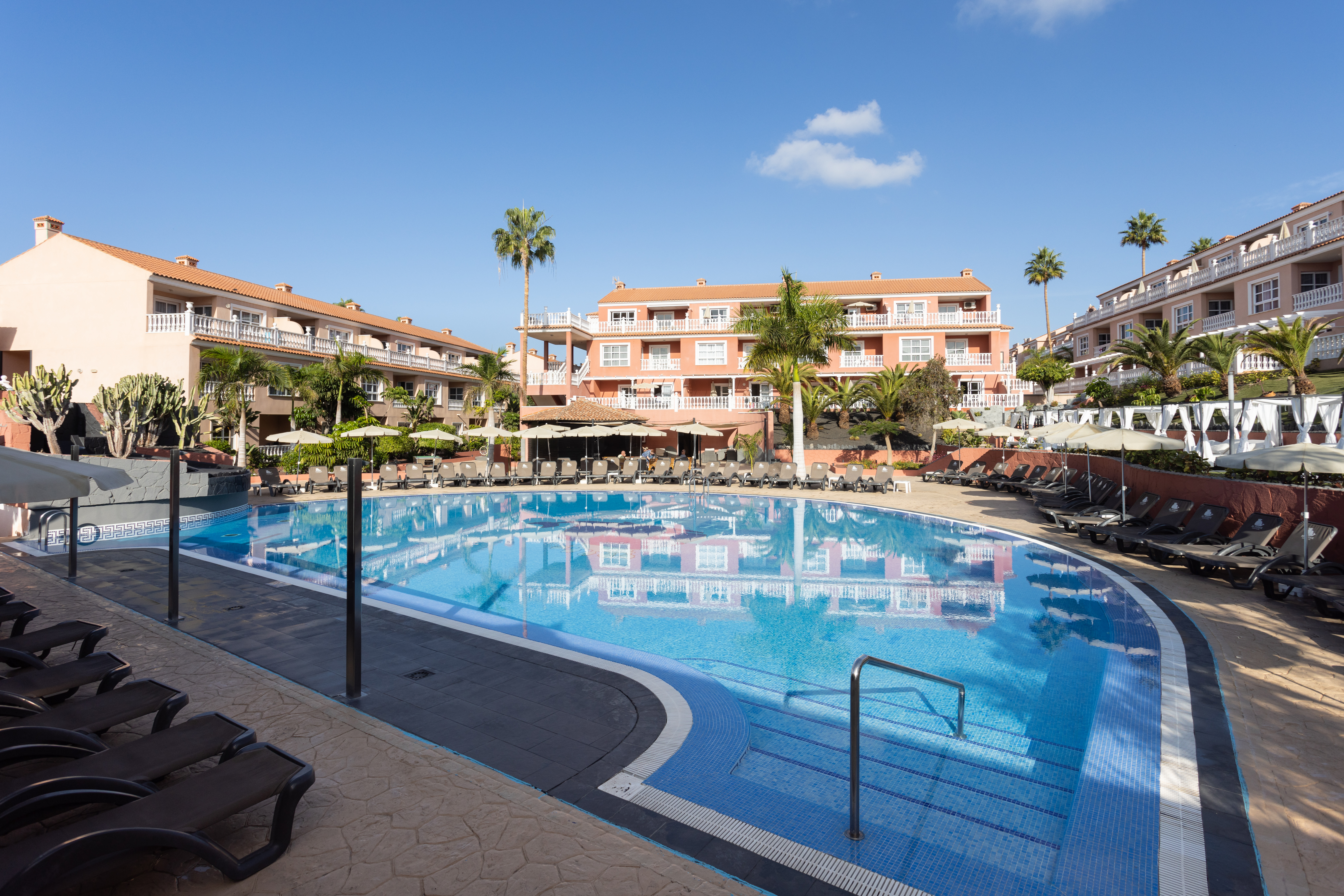 Holidays at El Duque Apartments in El Duque, Costa Adeje
