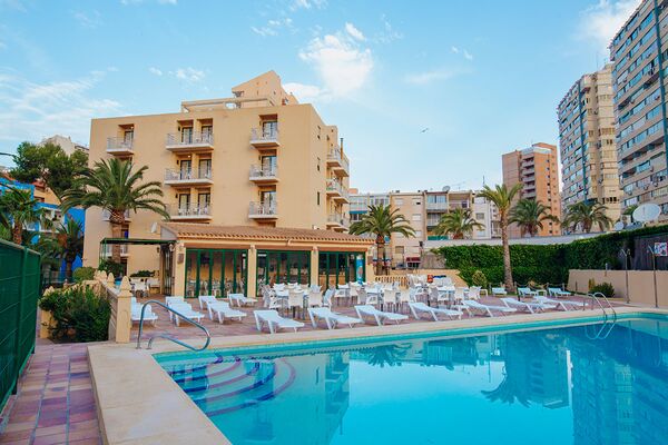 Palm Court Apartments, Benidorm, Costa Blanca, Spain. Book Palm Court  Apartments online