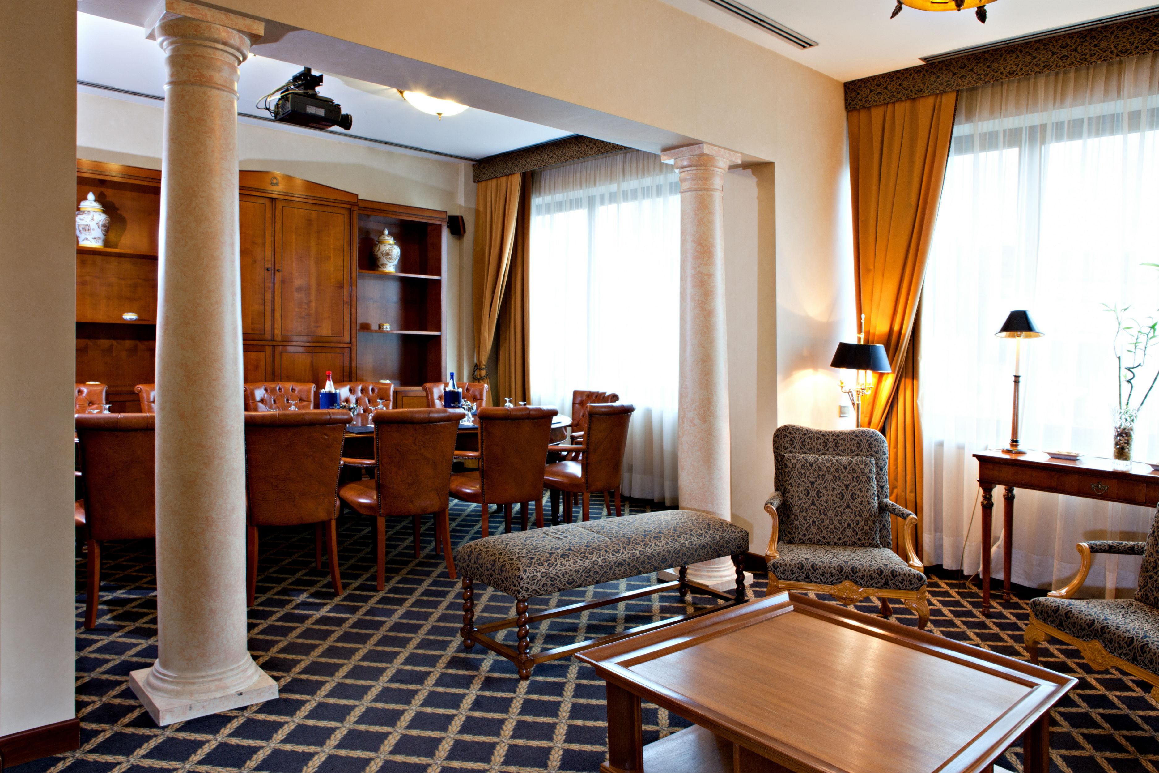 Holidays at Executive Hotel in Milan, Italy
