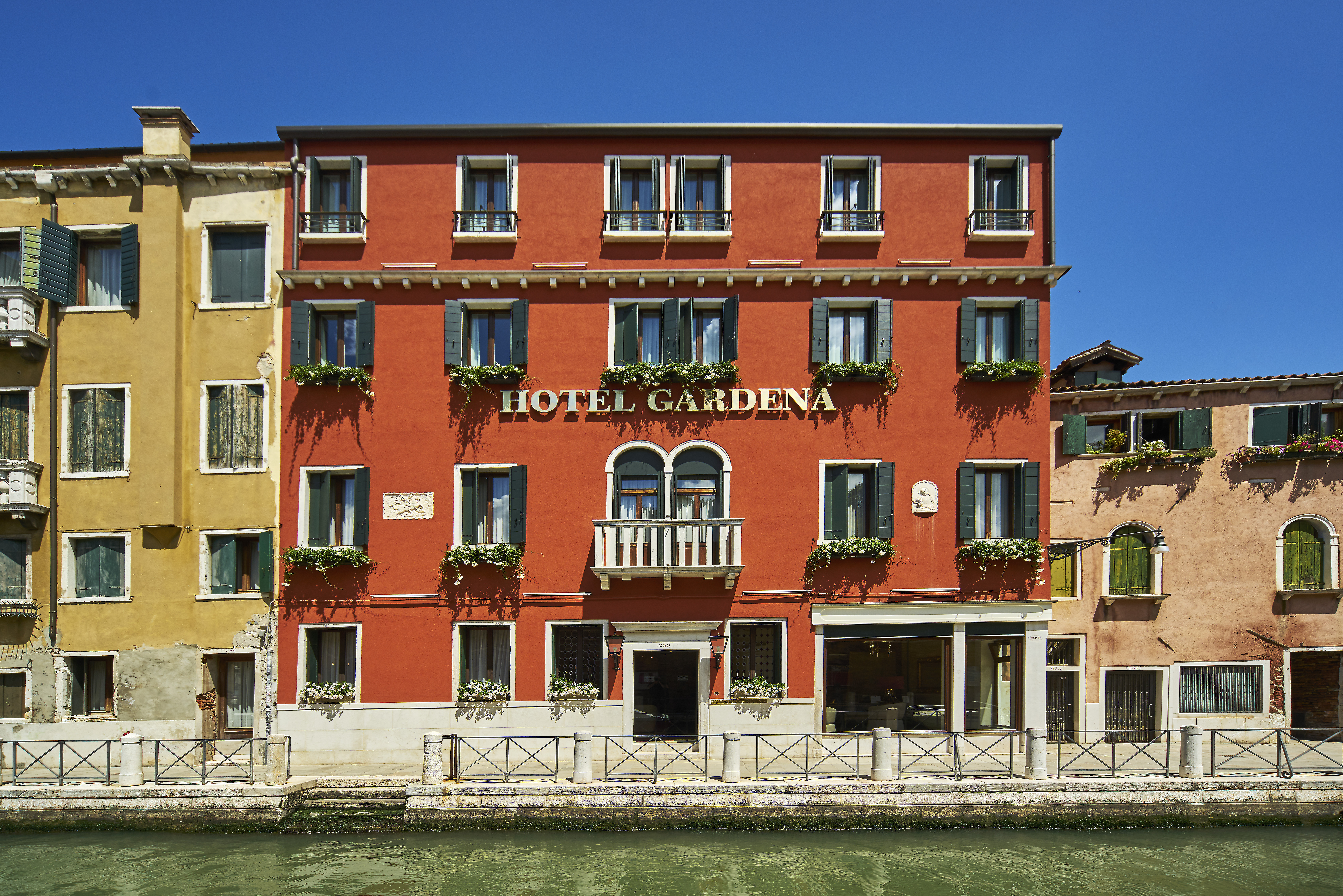 Holidays at Gardena Hotel in Venice, Italy