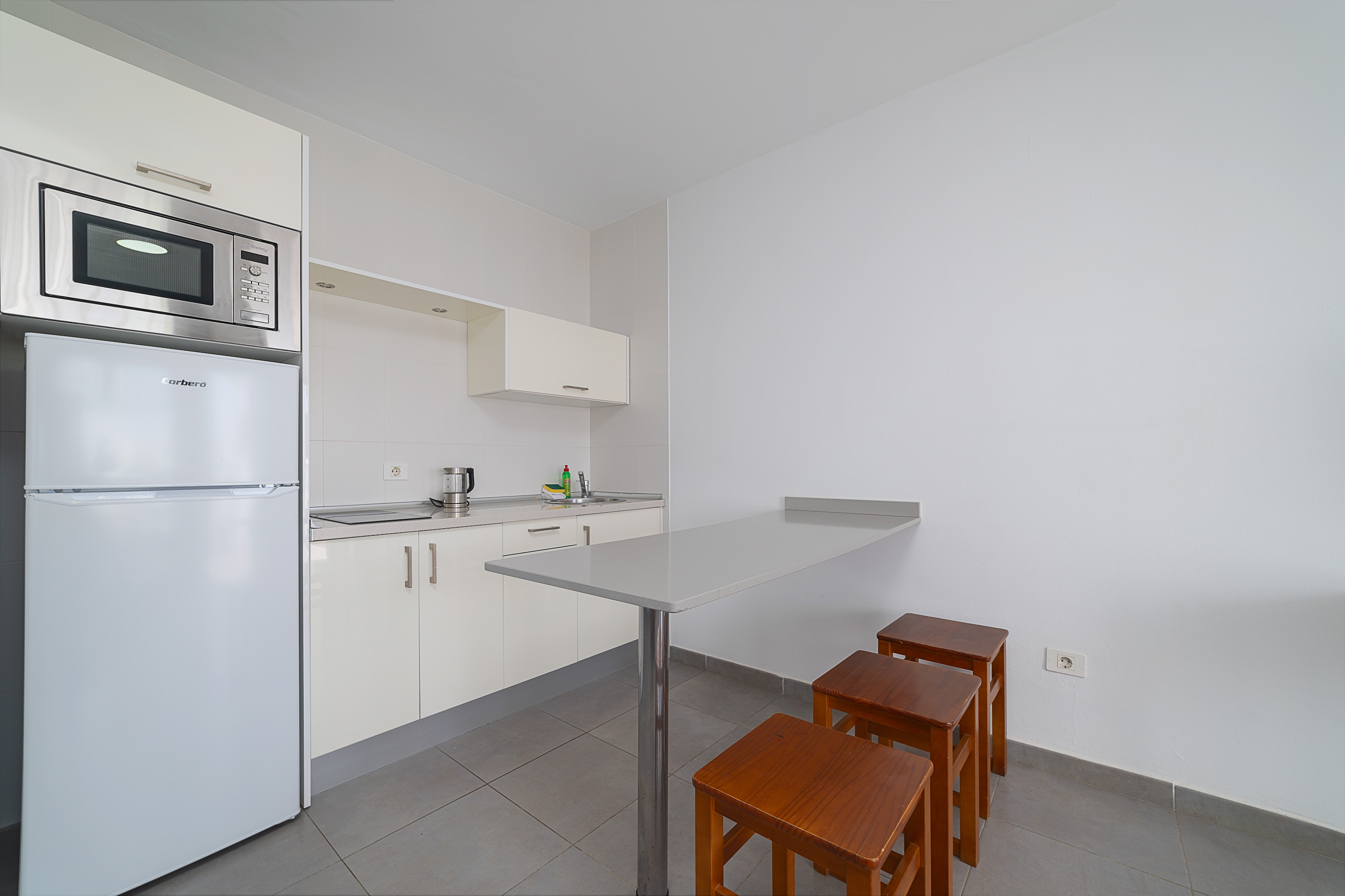 Elena Apartments Picture 17