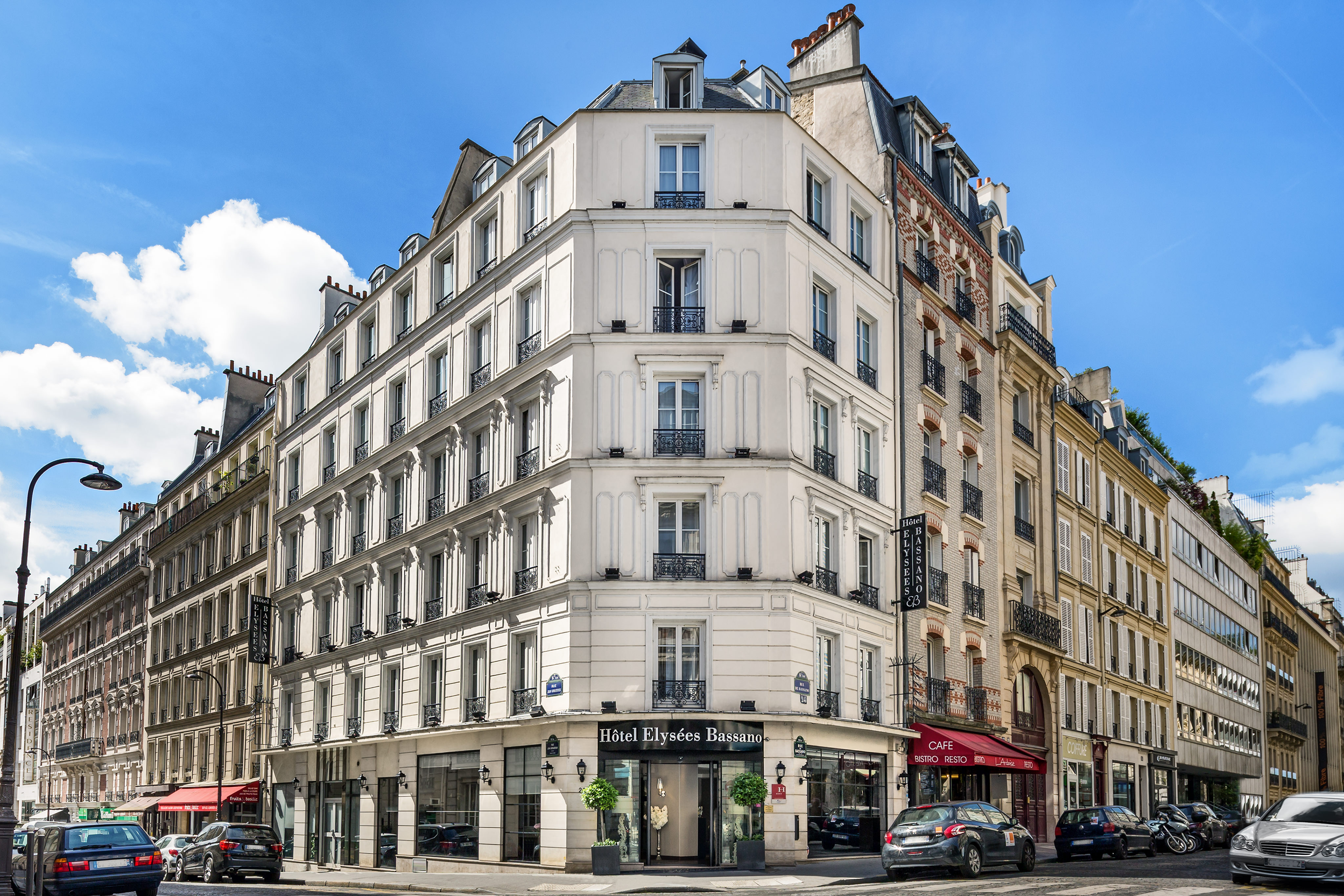 Holidays at Elysees Bassano Hotel in C.Elysees, Trocadero & Etoile (Arr 8 & 16), Paris