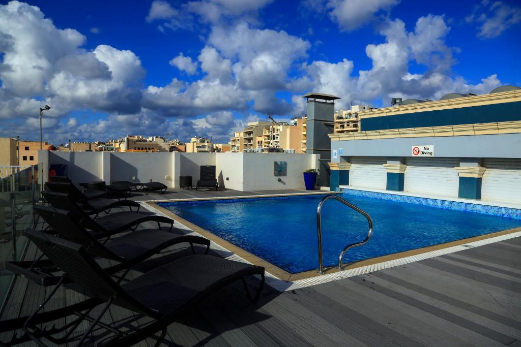 Holidays at Labranda Rocca Nettuno Suites in Sliema, Malta