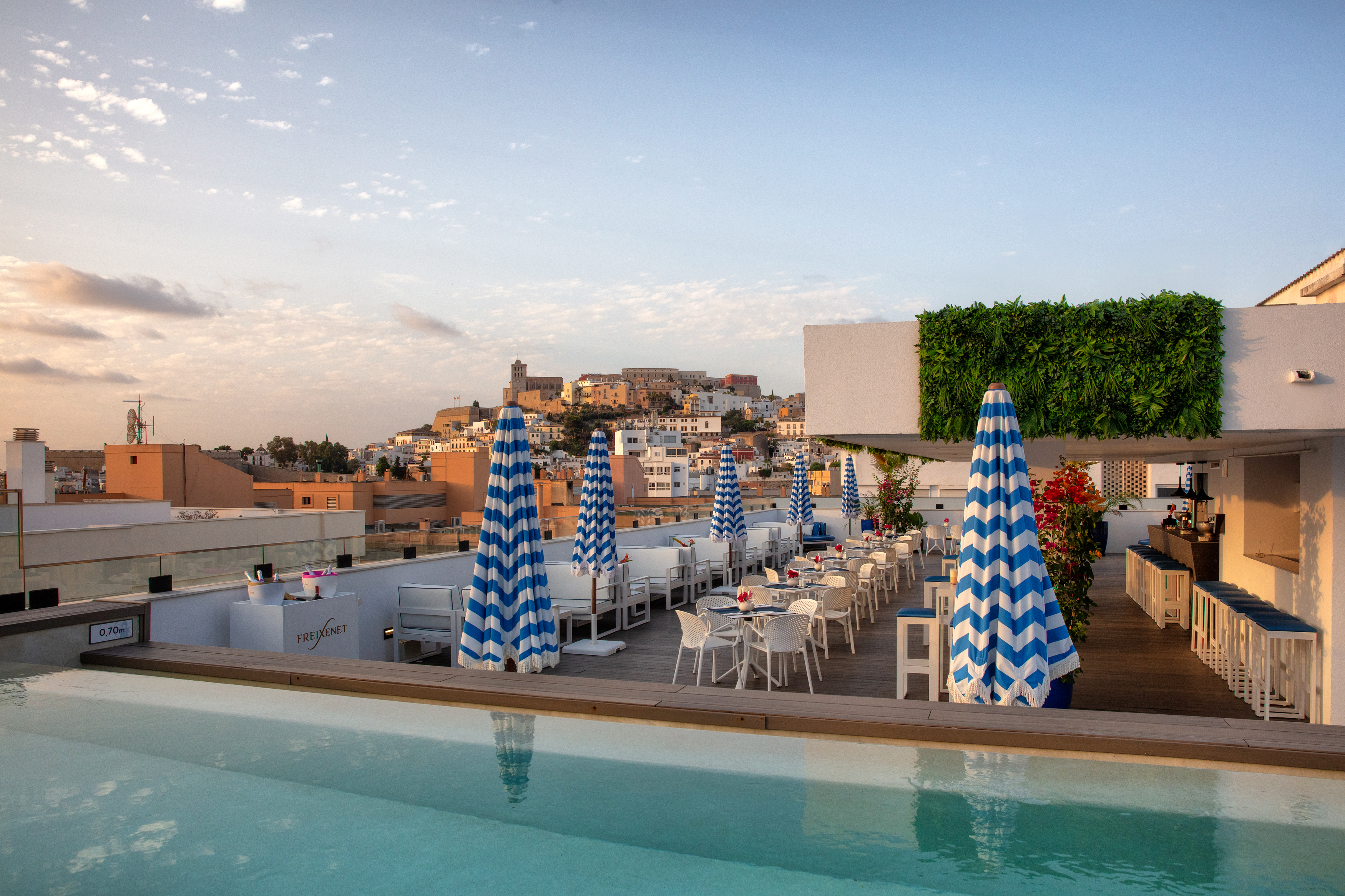 Holidays at El Puerto Apartments in Ibiza Town, Ibiza