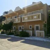 Denise Apartments Picture 10