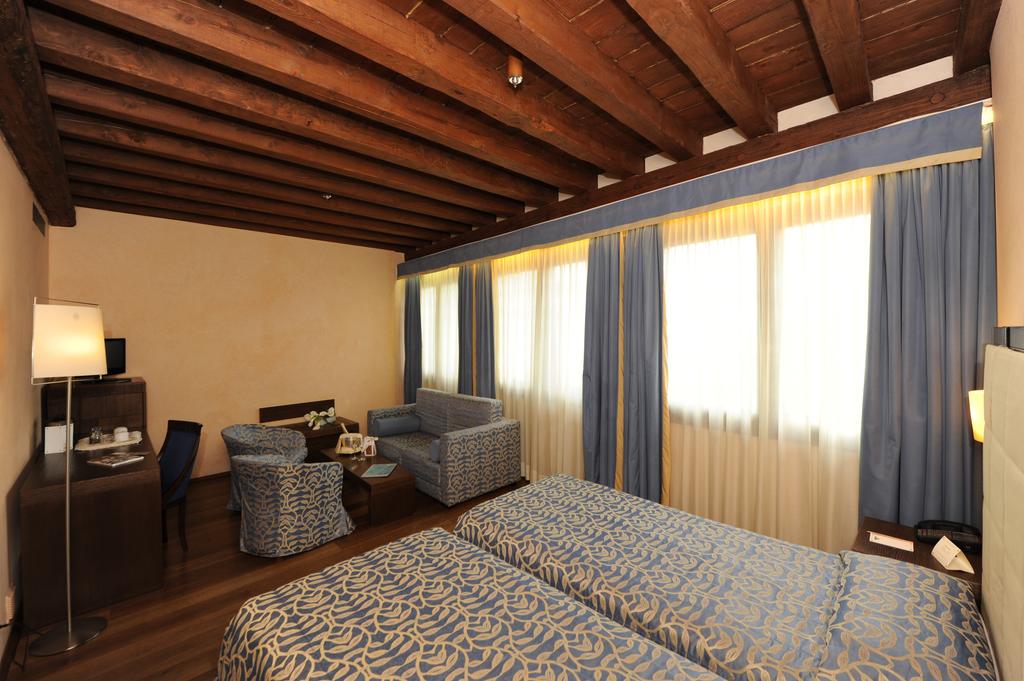 Holidays at Palazzo Selvadego Hotel in Venice, Italy