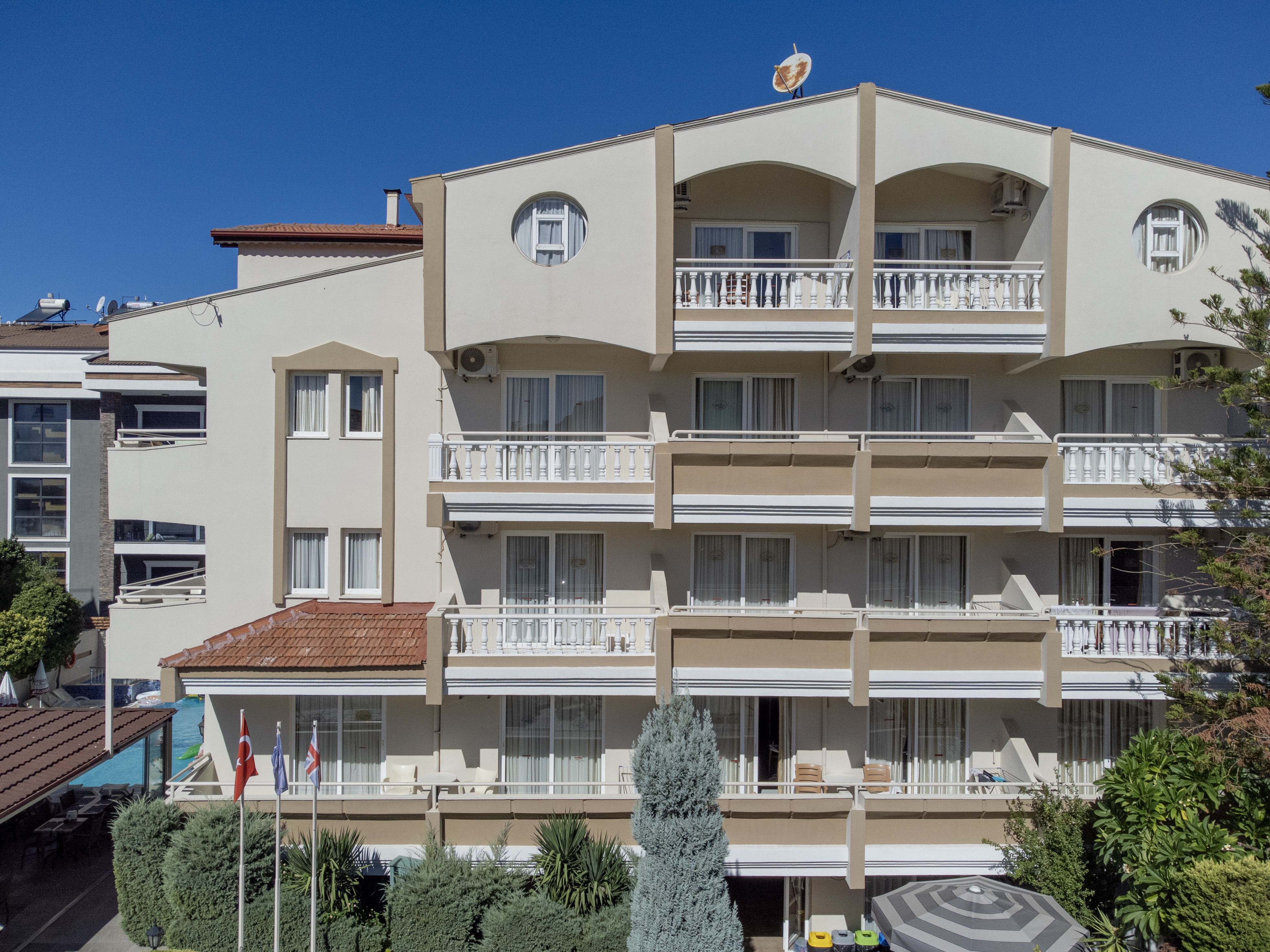 Amaris Apartments Picture 7
