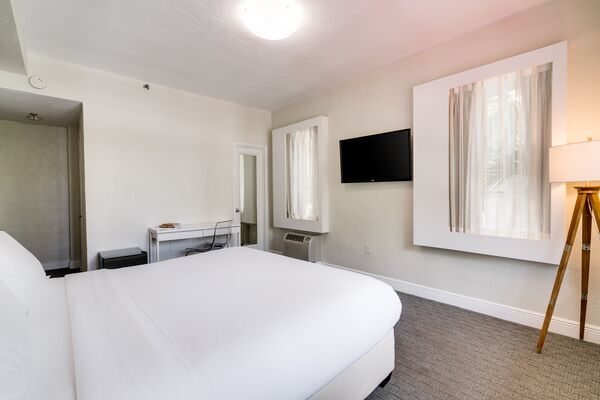 Holidays at Crest Hotel Suites Hotel in Miami Beach, Miami