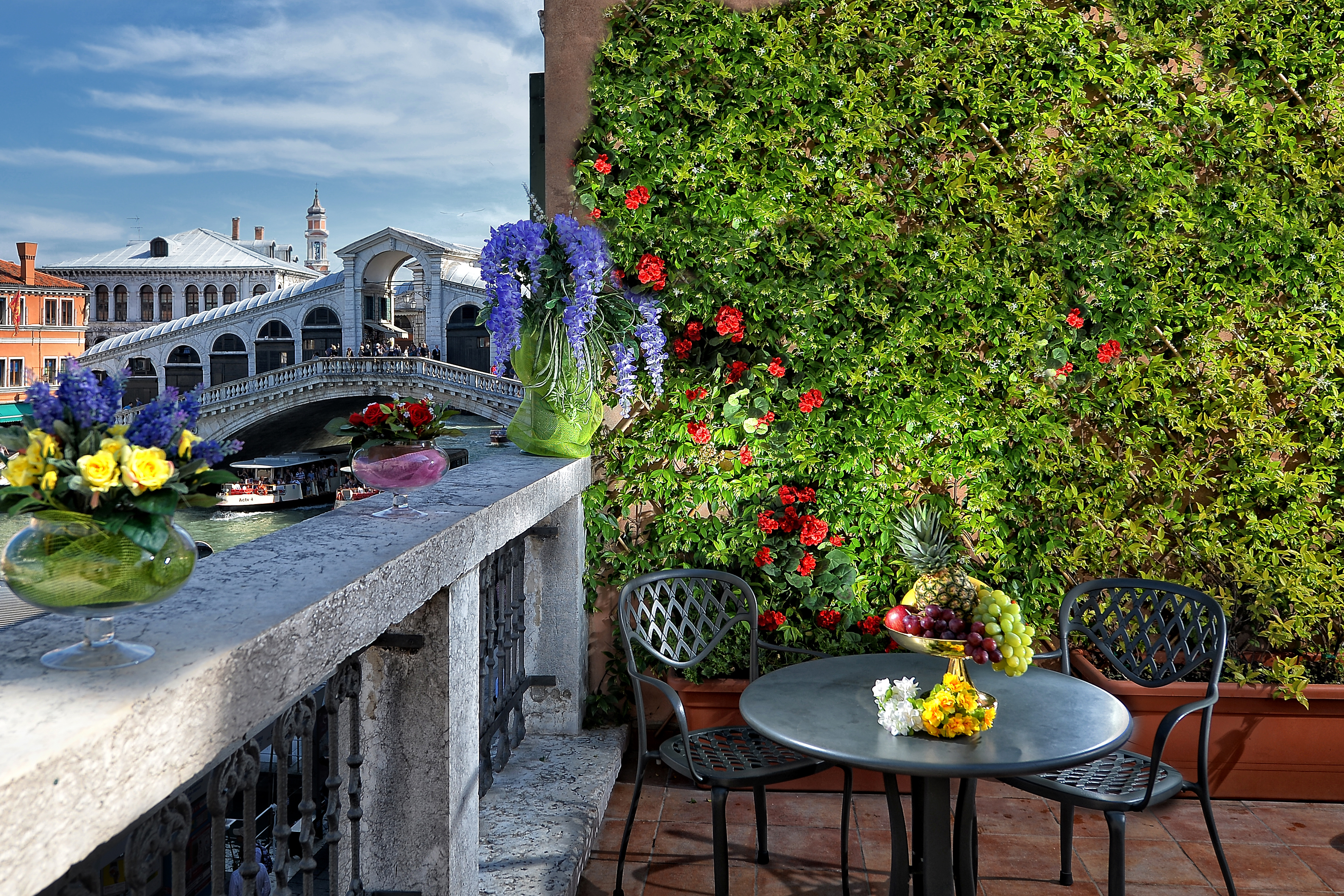 Holidays at Rialto Hotel in Venice, Italy
