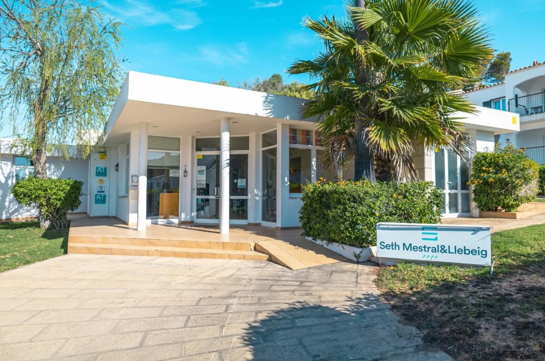 Holidays at Mestral & Llebeig Apartments in Santo Tomas, Menorca