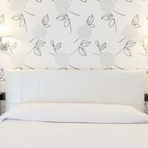 Abril Apartments Picture 4