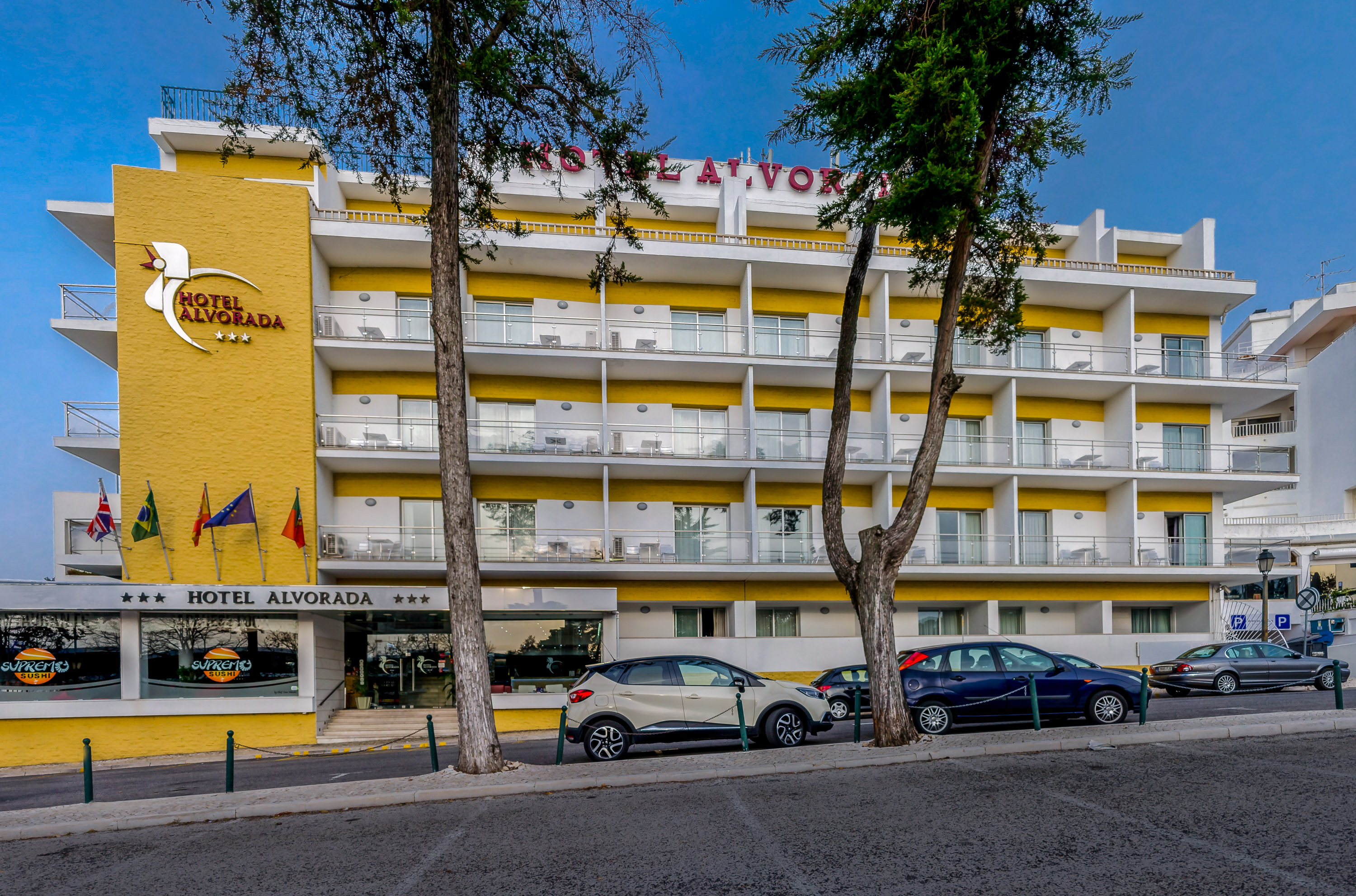 Holidays at Alvorada Hotel in Estoril, Portugal