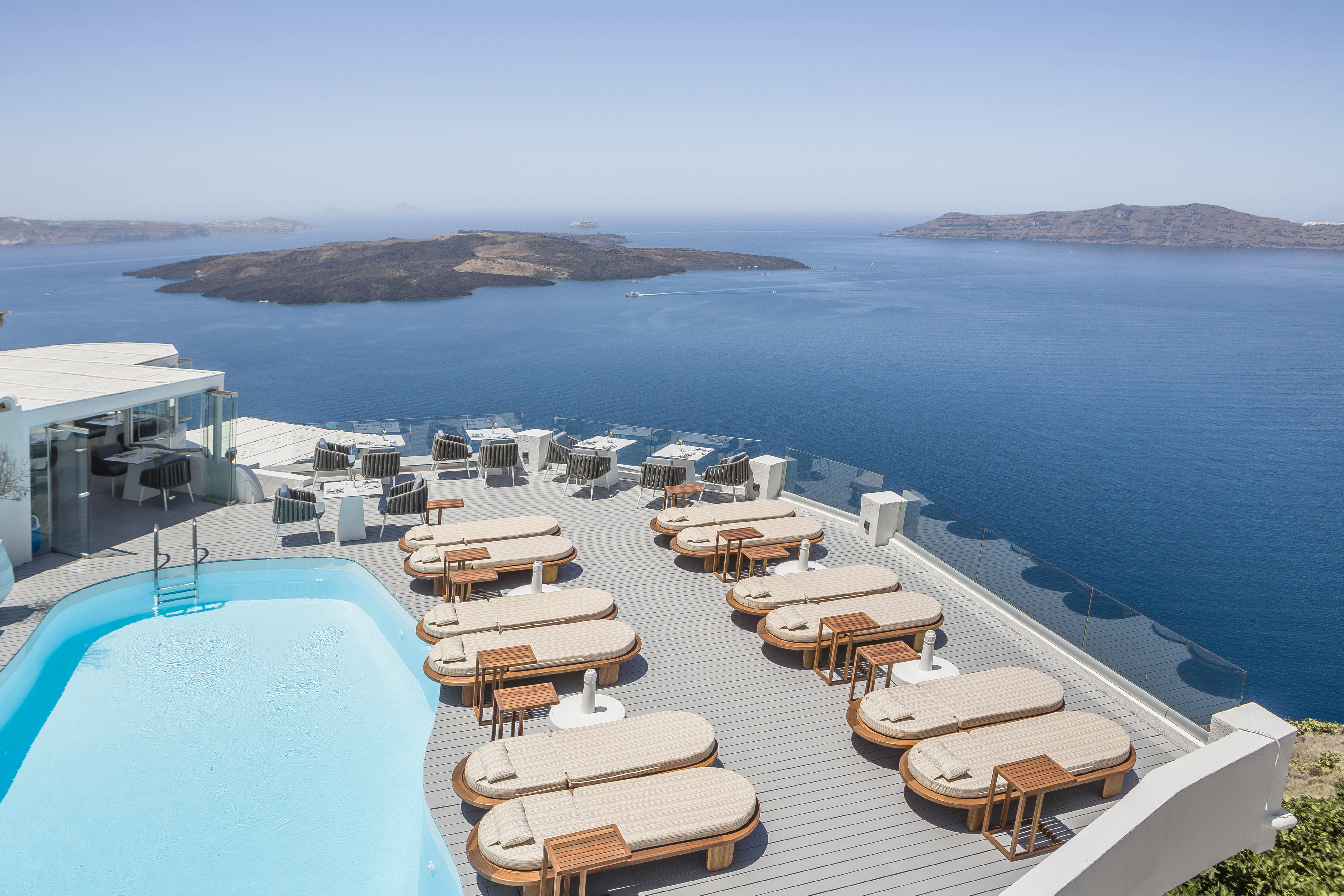 Holidays at Sunrocks Apartments in Firostefani, Santorini