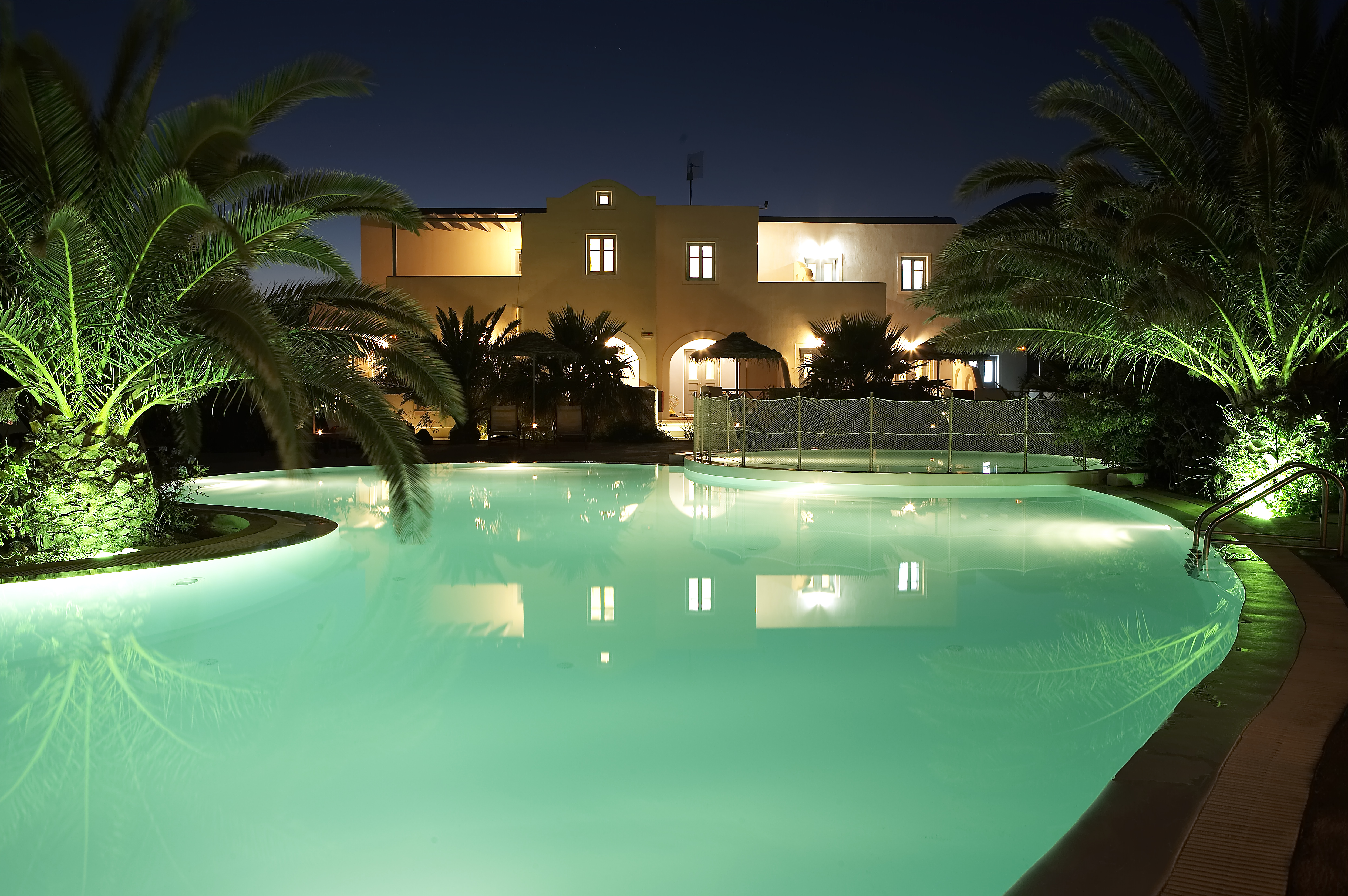 Holidays at Atlantis Beach Villas in Perissa, Santorini