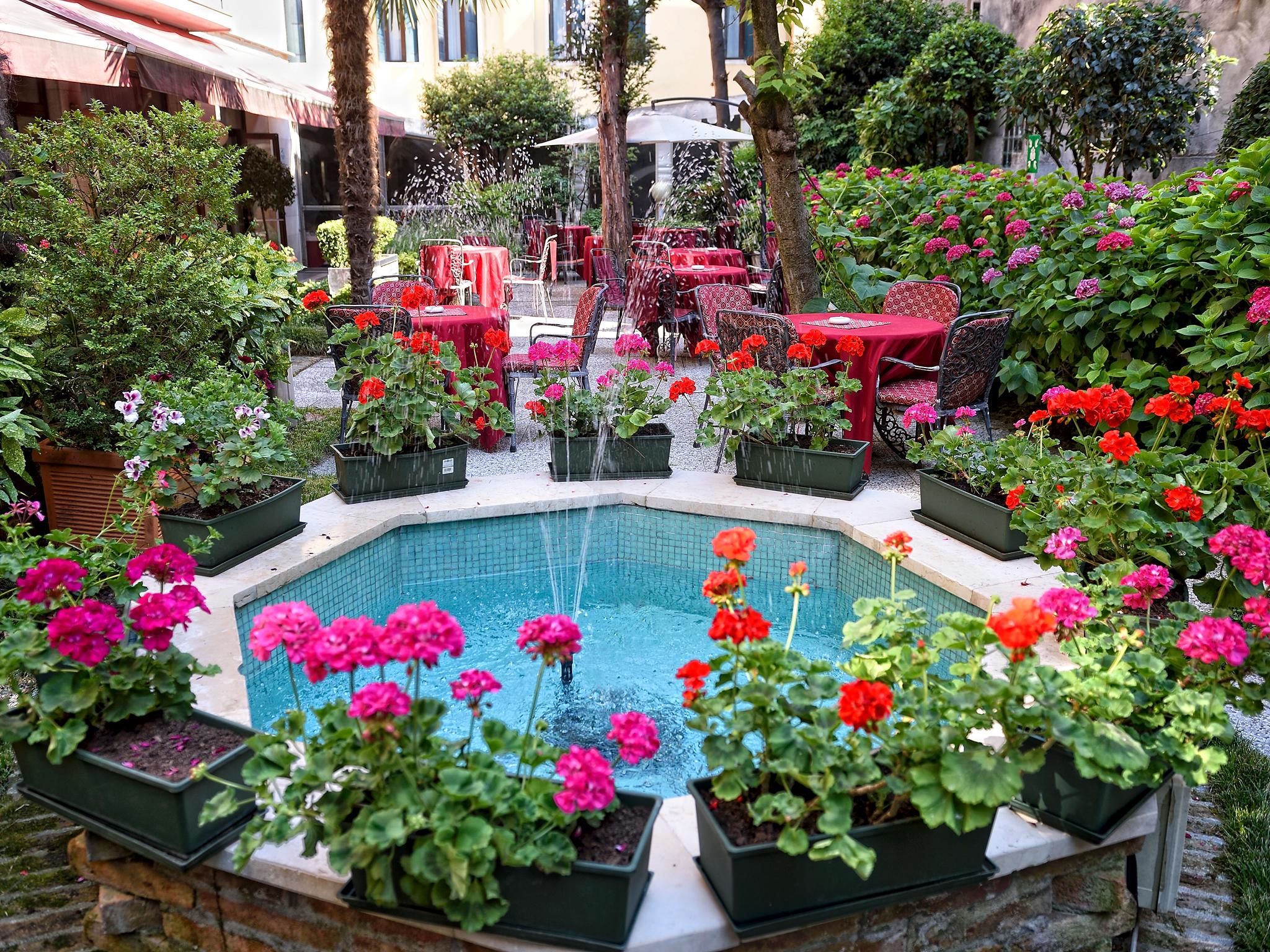 Holidays at Amadeus Hotel in Venice, Italy