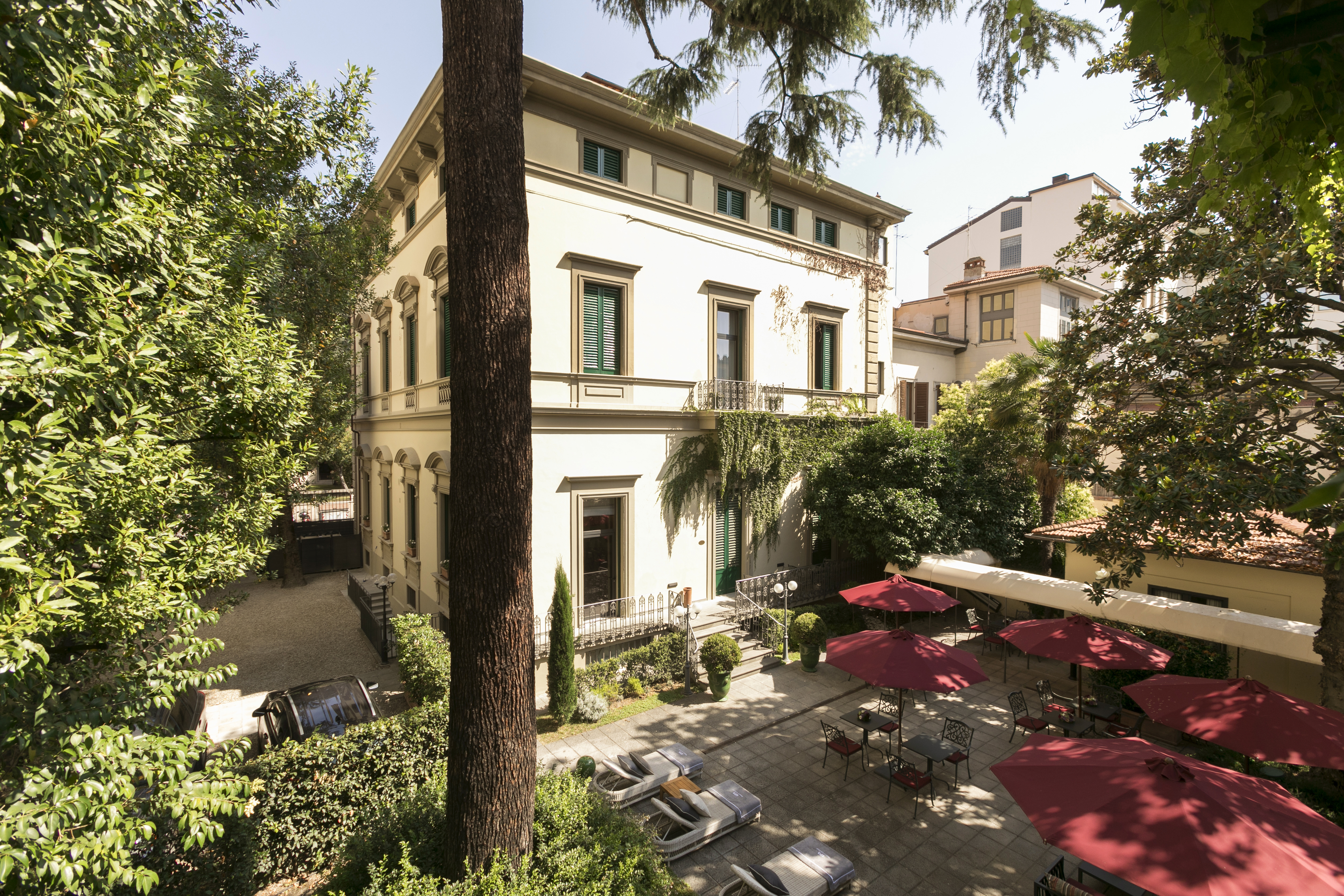 Holidays at Lorenzo Il Magnifico Hotel in Florence, Tuscany