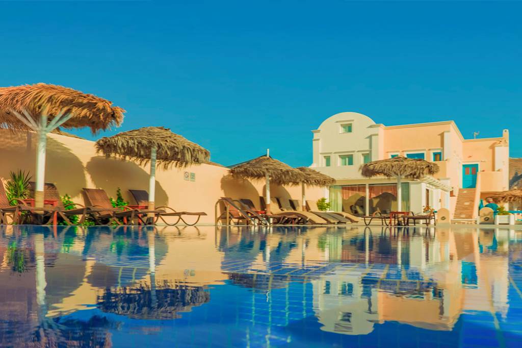 Holidays at Perissa Bay Hotel in Perissa, Santorini