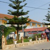 Tom & John Center Apartments Picture 6