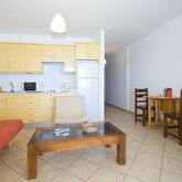 La Avenida Apartments Picture 5