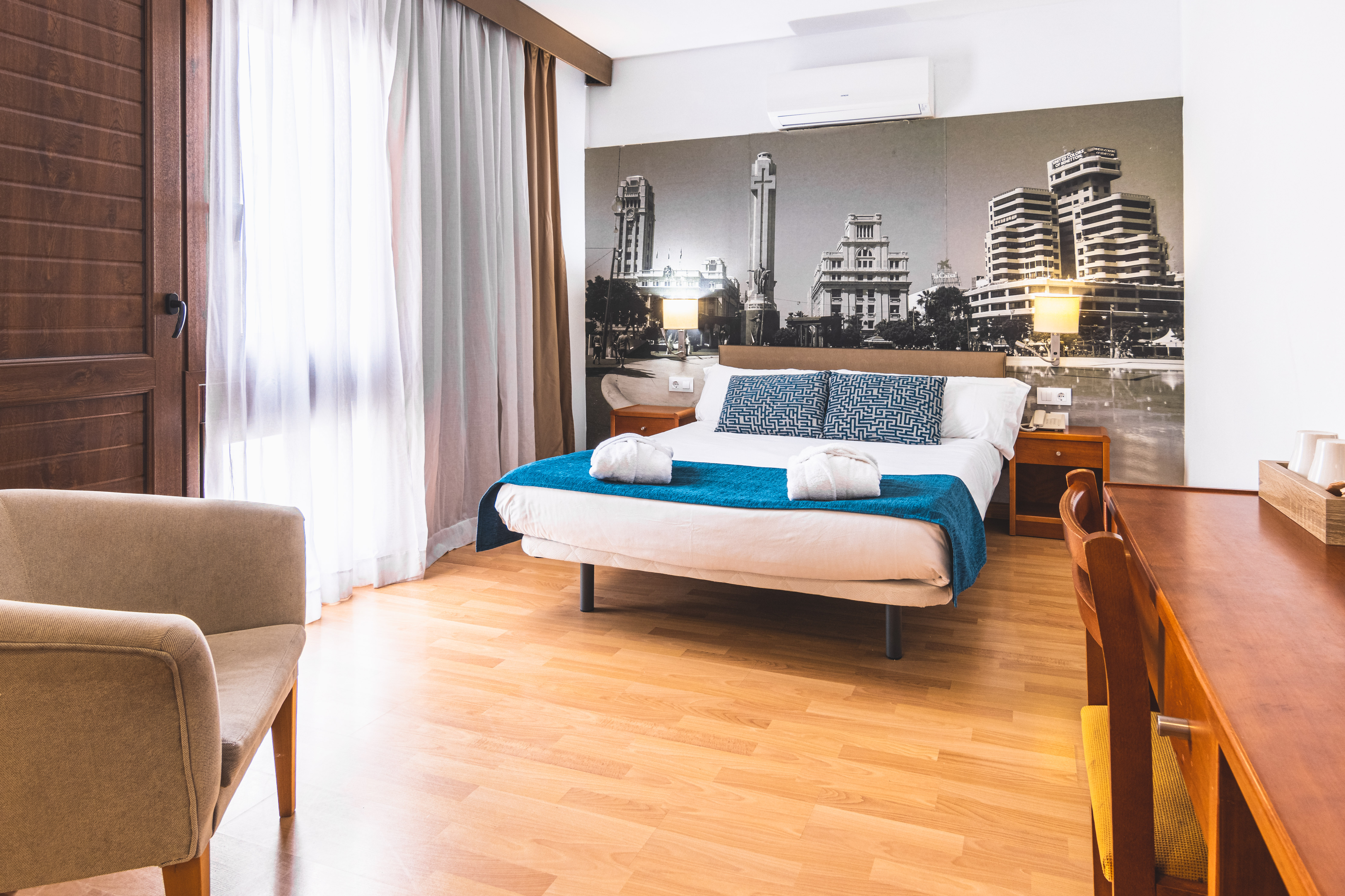 Adonis Plaza Hotel Picture 6