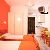 Daisy Studios and Apartments Picture 12