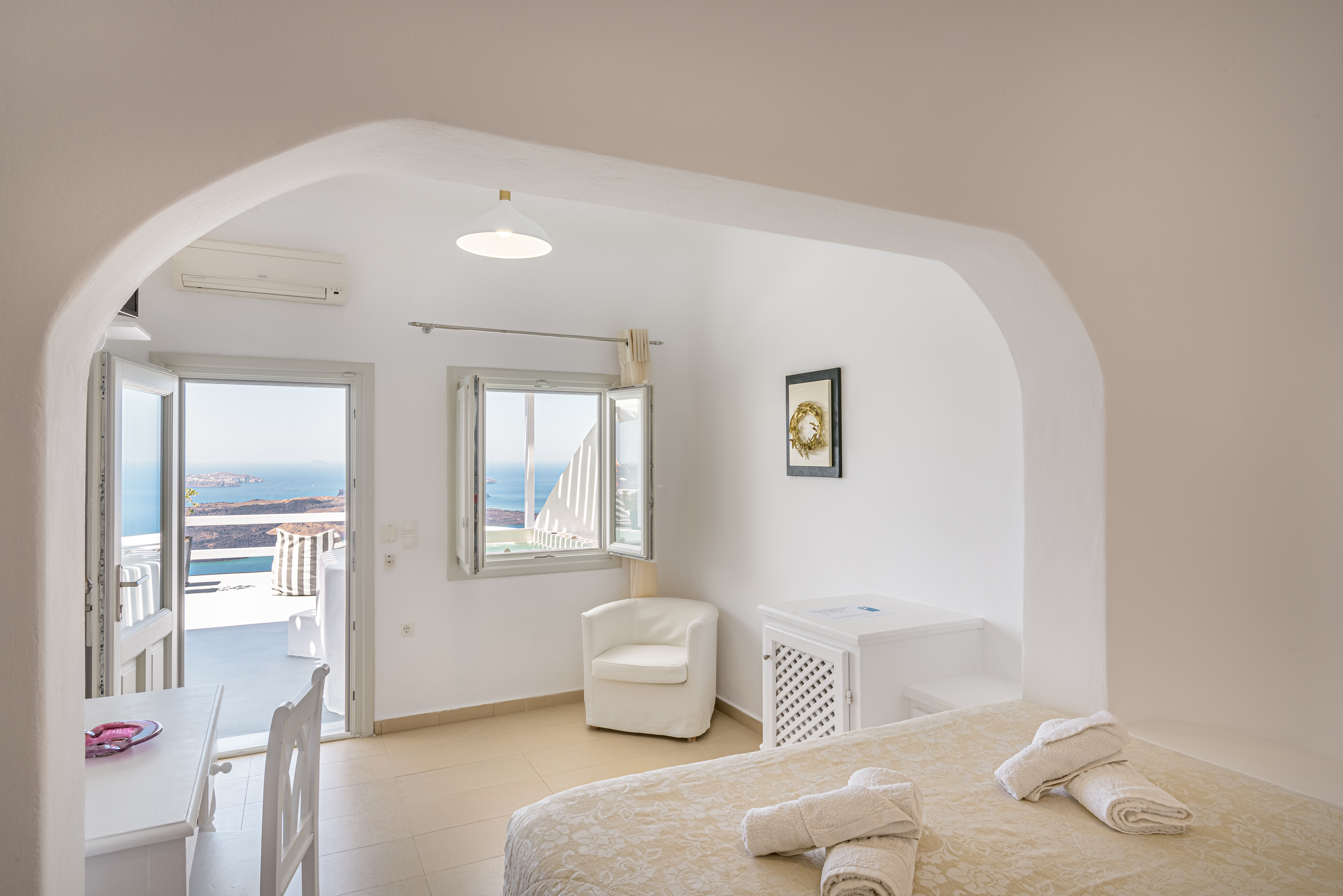 Holidays at Avianto Suites Hotel in Imerovigli, Santorini
