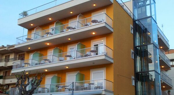 Holidays at Diamante Hostal in Paguera, Majorca