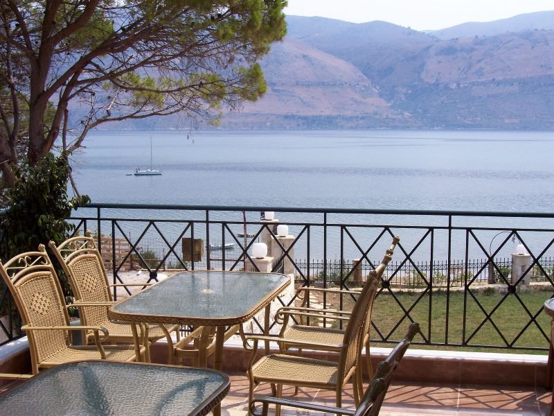 Lazaratos Hotel Picture 12