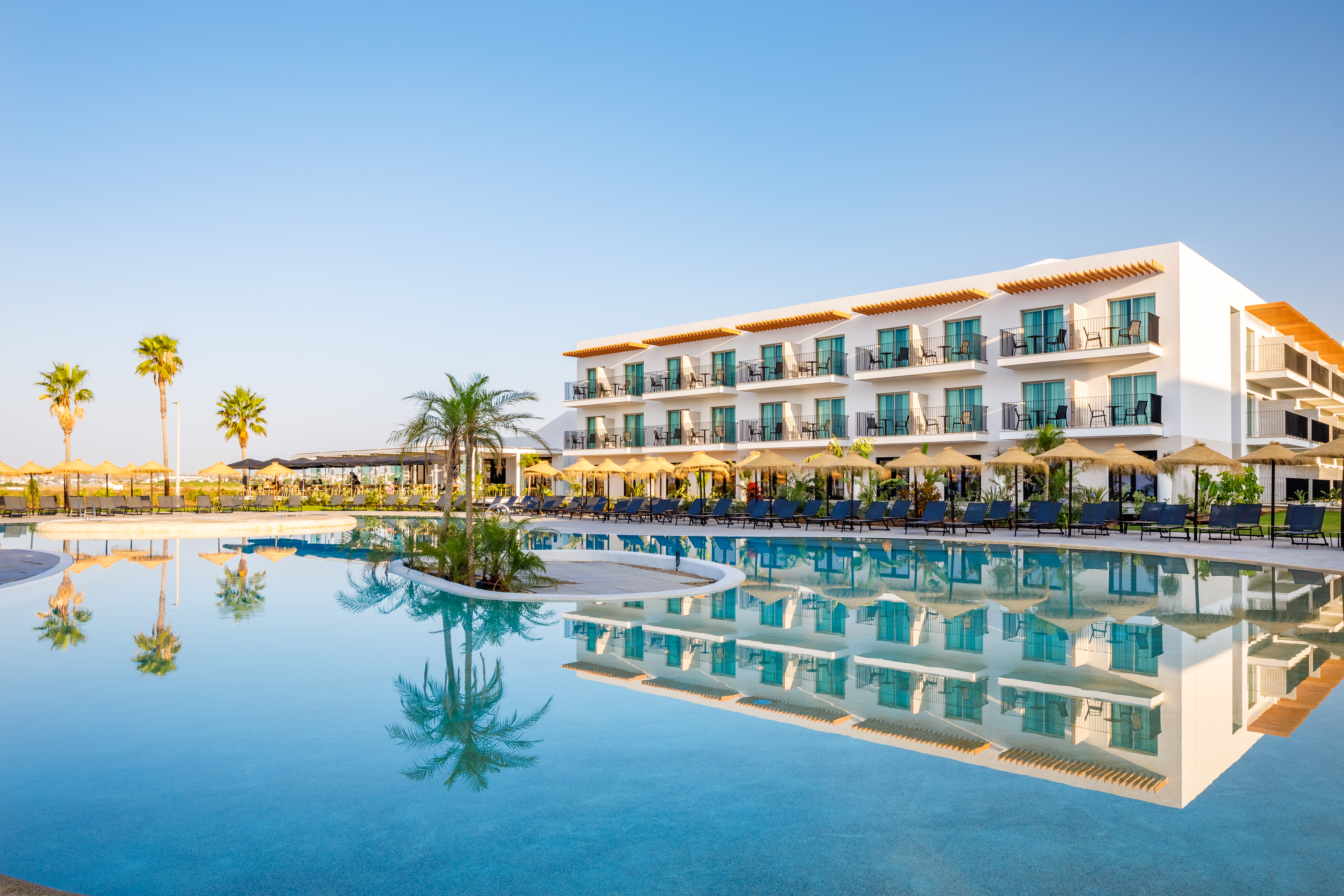 Holidays at Cabanas Park Resort Hotel in Tavira, Algarve