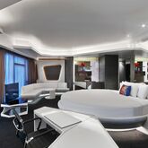 V hotel Curio Collection by Hilton Picture 4