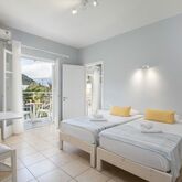 Bella Vista Beach Hotel and Studios Picture 2