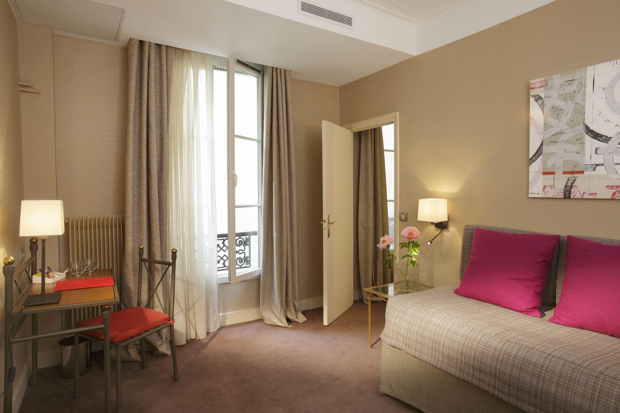 Holidays at Londres & New York Hotel in C.Elysees, Trocadero & Etoile (Arr 8 & 16), Paris