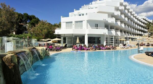 Holidays at Fergus Style Cala Blanca Suites in Santa Ponsa, Majorca