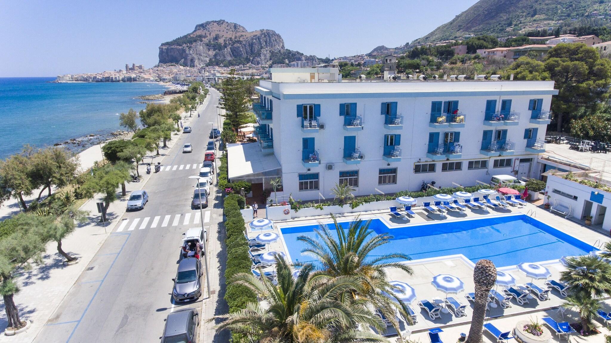 Holidays at Tourist Hotel in Cefalu, Sicily