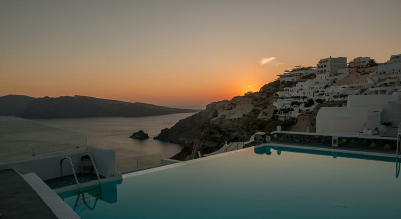 La Perla Villas, Oia, Santorini, Greece. Book La Perla Villas online