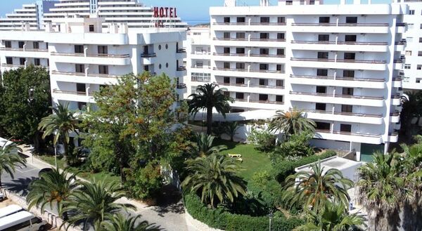 Holidays at Mirachoro III Apartments in Portimao, Algarve