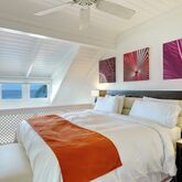 Crystal Cove by Elegant Hotels Picture 3