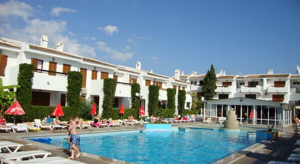 Holidays at Cristina Villa Apartments in Cala Millor, Majorca