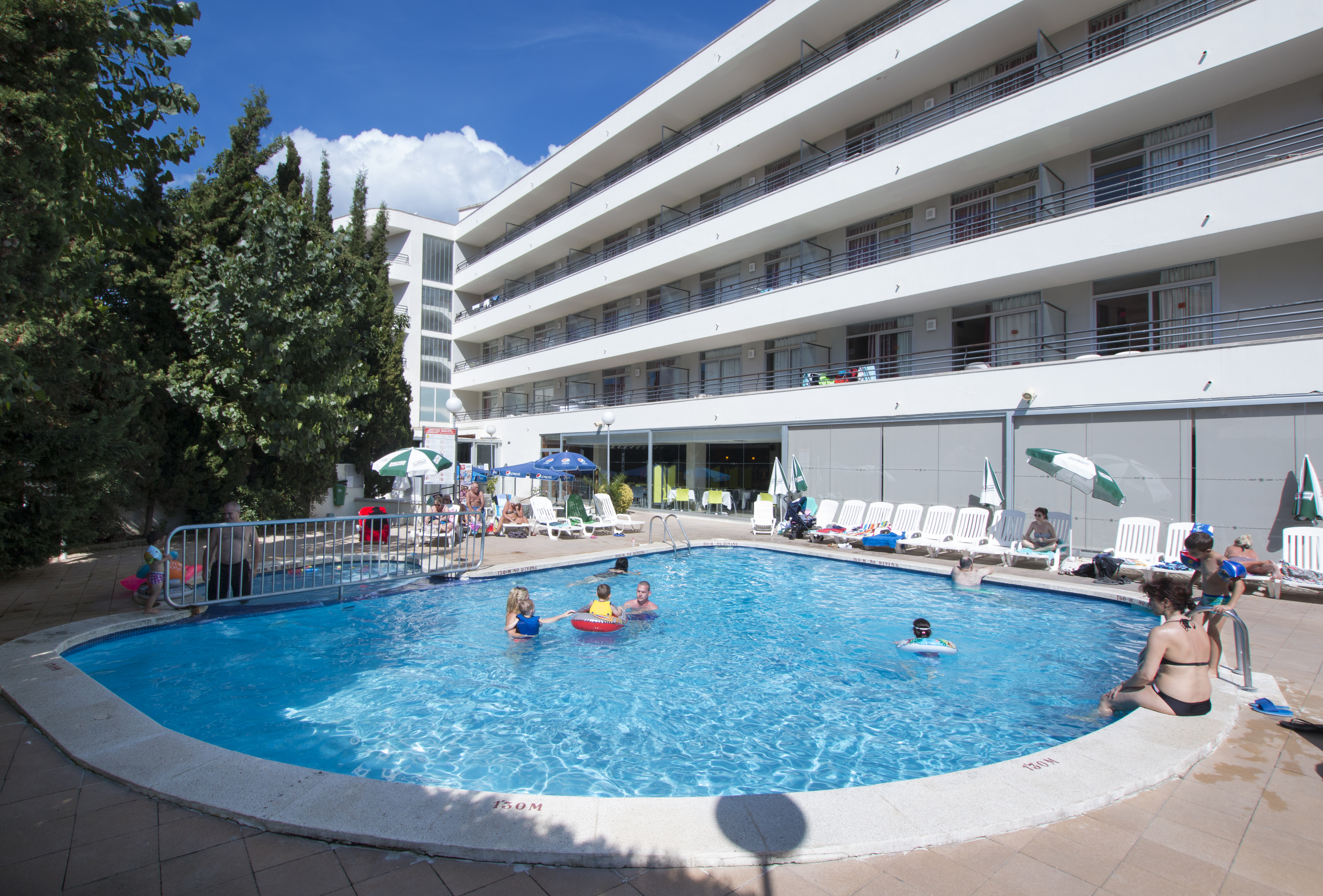 Holidays at Medplaya Esmeraldas Aparthotel in Tossa de Mar, Costa Brava