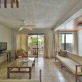 Coconut Court Beach Hotel Picture 7