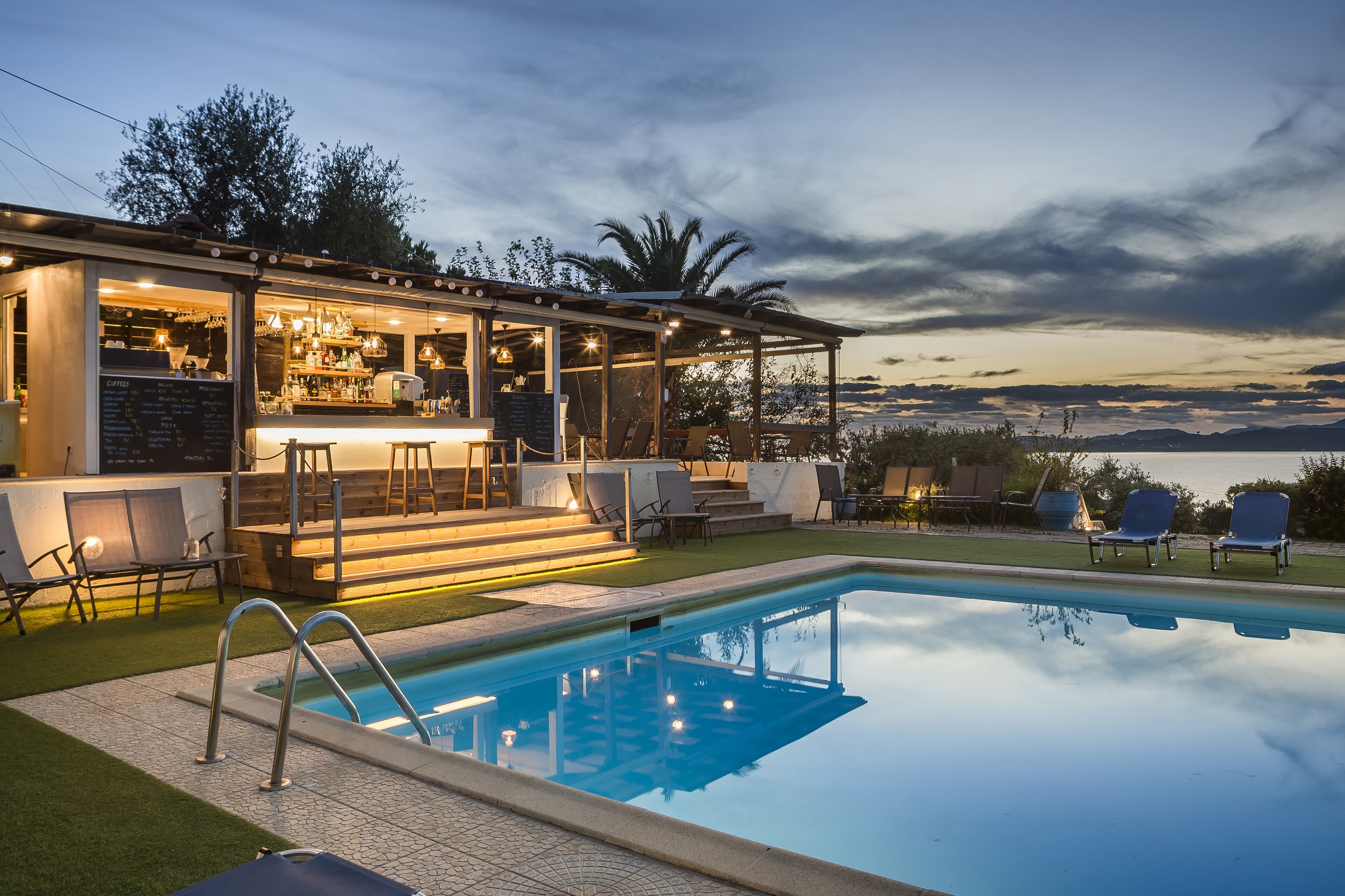 Holidays at Metaxatos Apartments in Lassi, Kefalonia