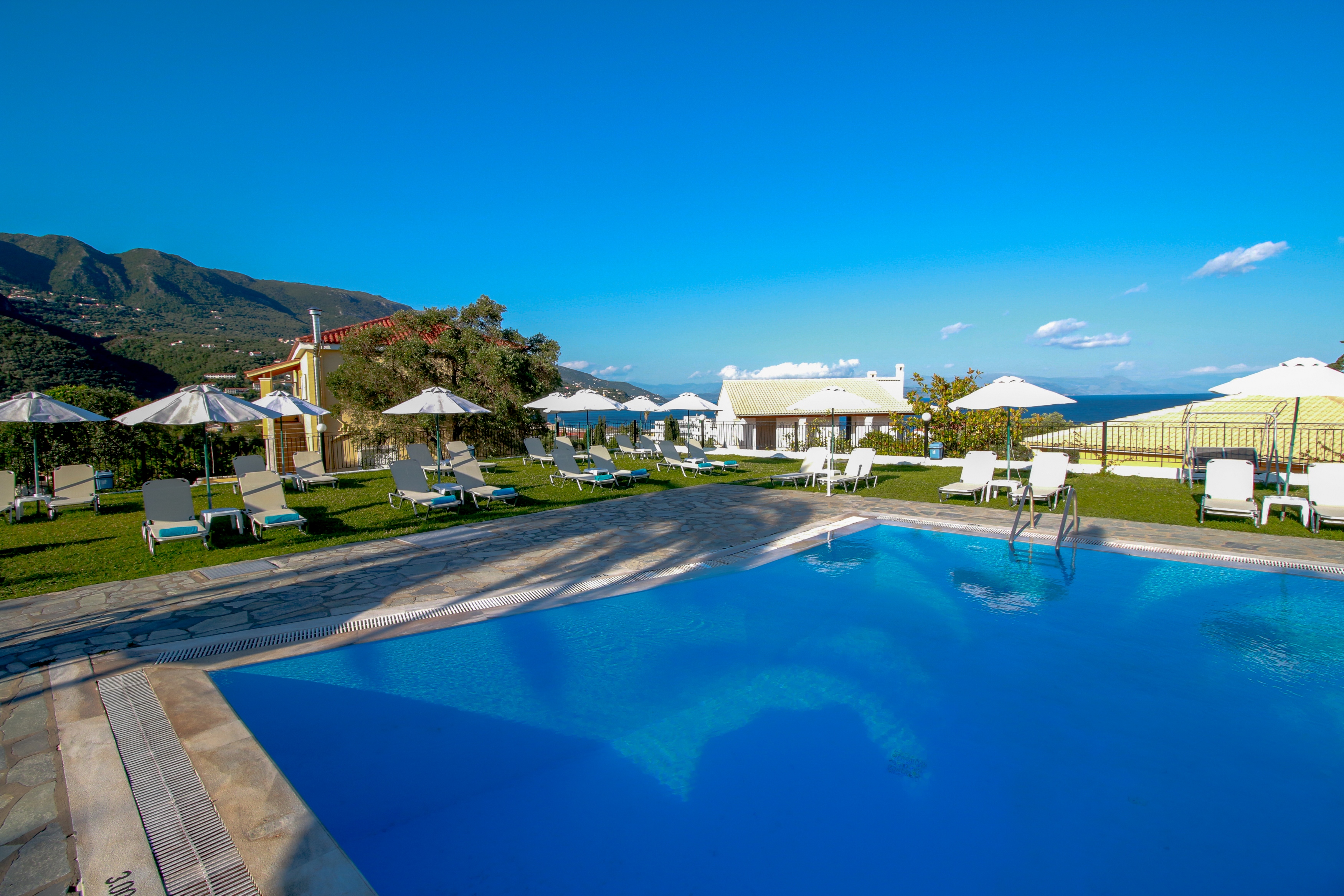 Holidays at Yannis Hotel in Ipsos, Corfu