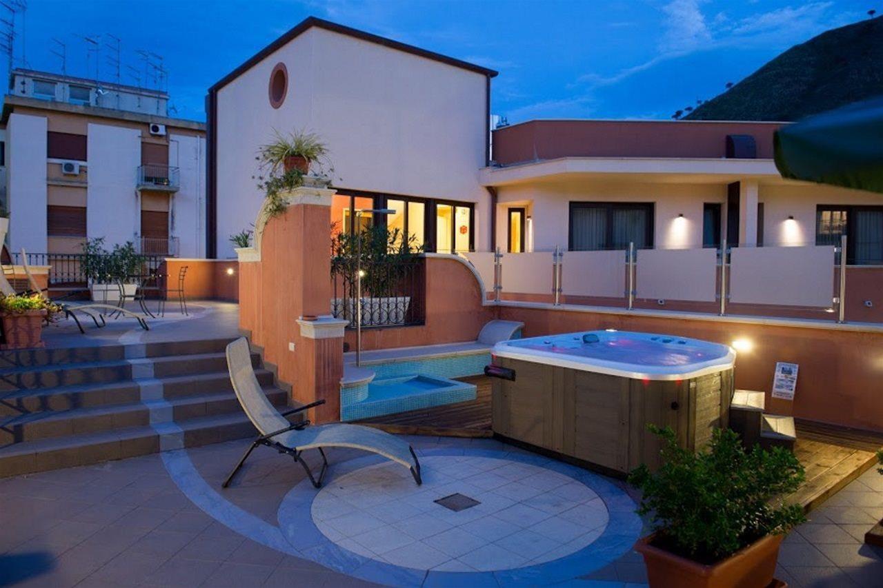 Holidays at Artemis Hotel in Cefalu, Sicily